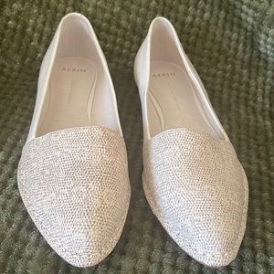 Aerin Women’s Ivory/Gray Lizard Skin Print flat Shoes Size: 8.5